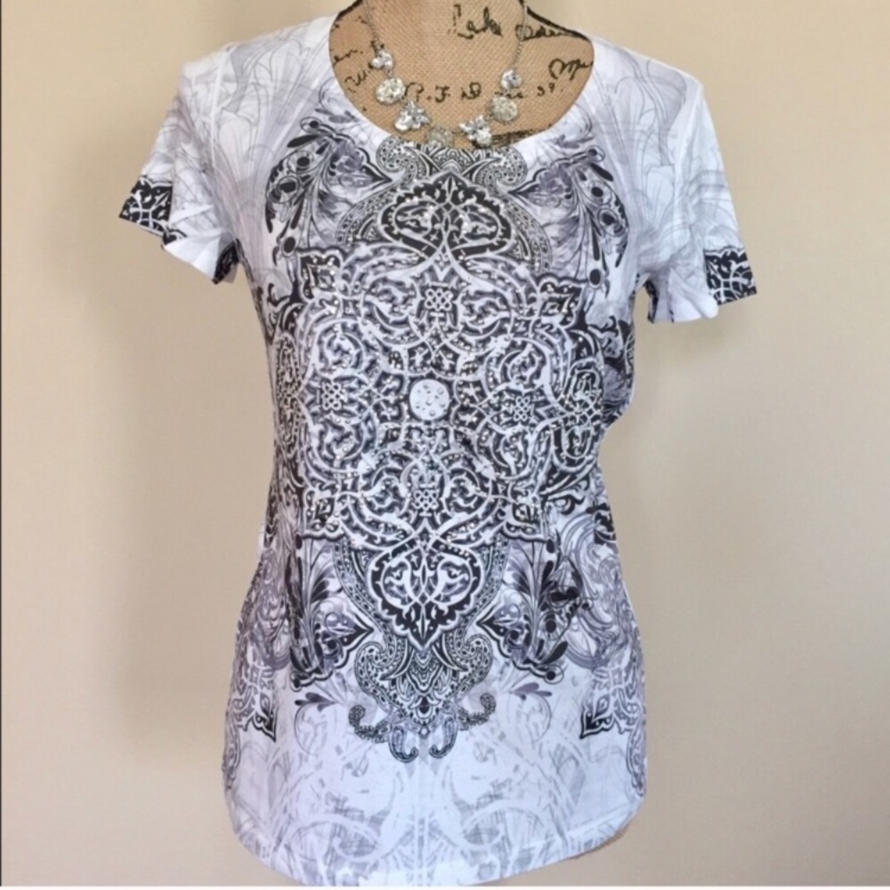 •Chico’s• zenergy studded tee